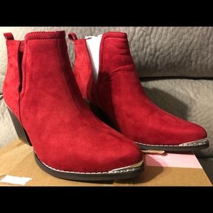 Journee Collection Side Slit Stacked Booties